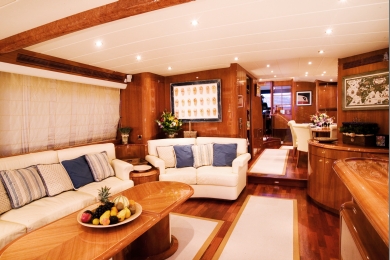 master cabin falcon 100