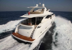 Location de yacht Cortenzo 86