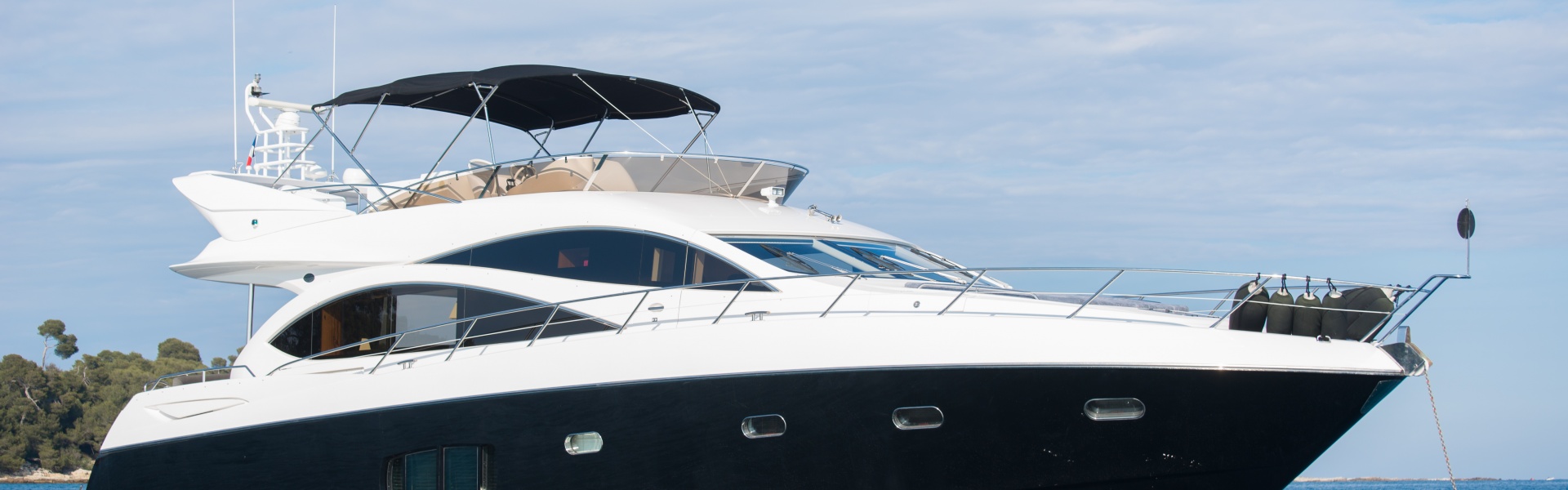 Yacht charter SUNSEEKER MANHATTAN 70