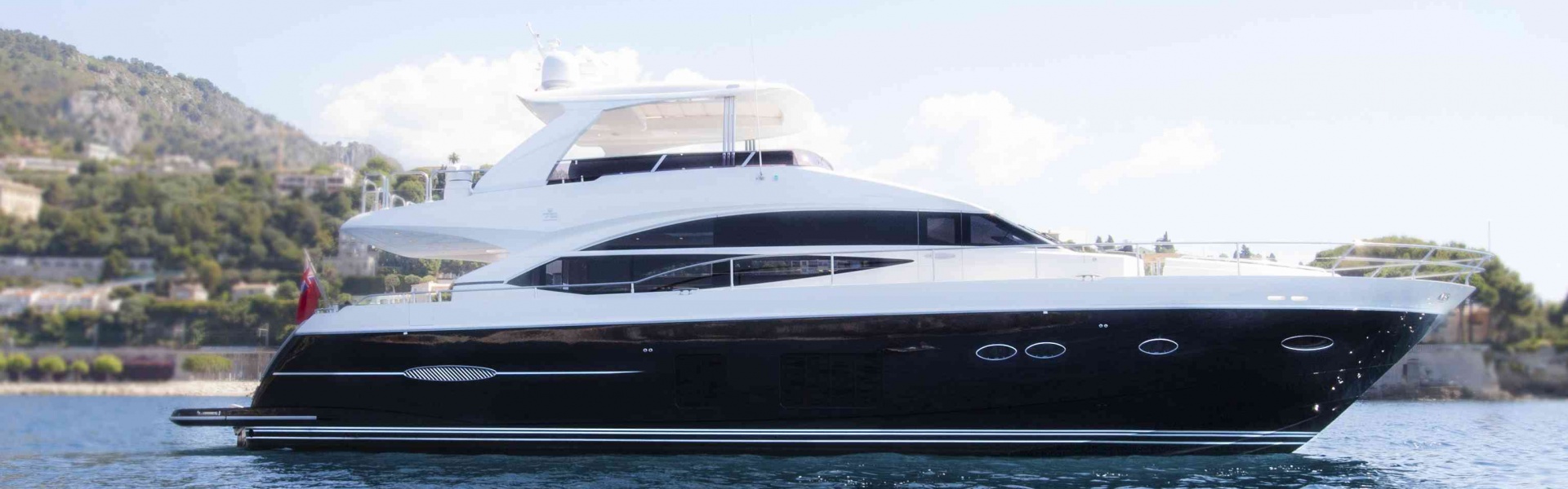 Yacht charter PRINCESS 72MY