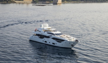 Location de yacht SUNSEEKER PREDATOR 116