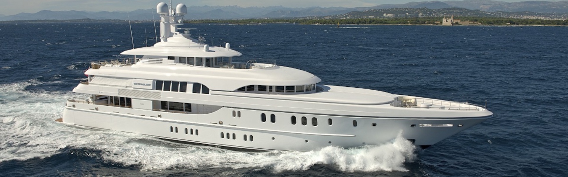 Location de yacht LURSSEN 60M