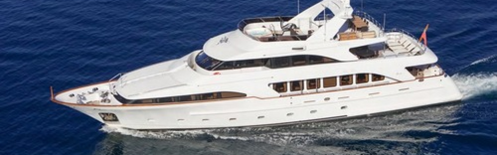 Yacht charter BENETTI 35M