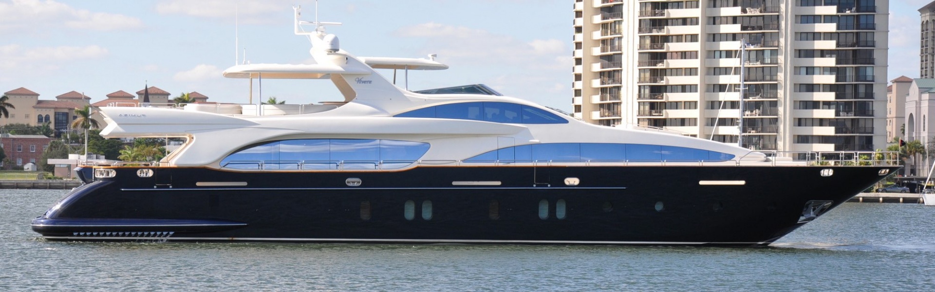 Location de yacht AZIMUT 116