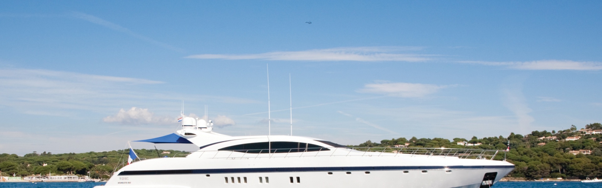 Yacht charter Mangusta 108