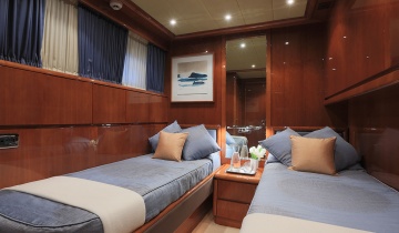 Flybridge FALCON 102 - Photo du bateau