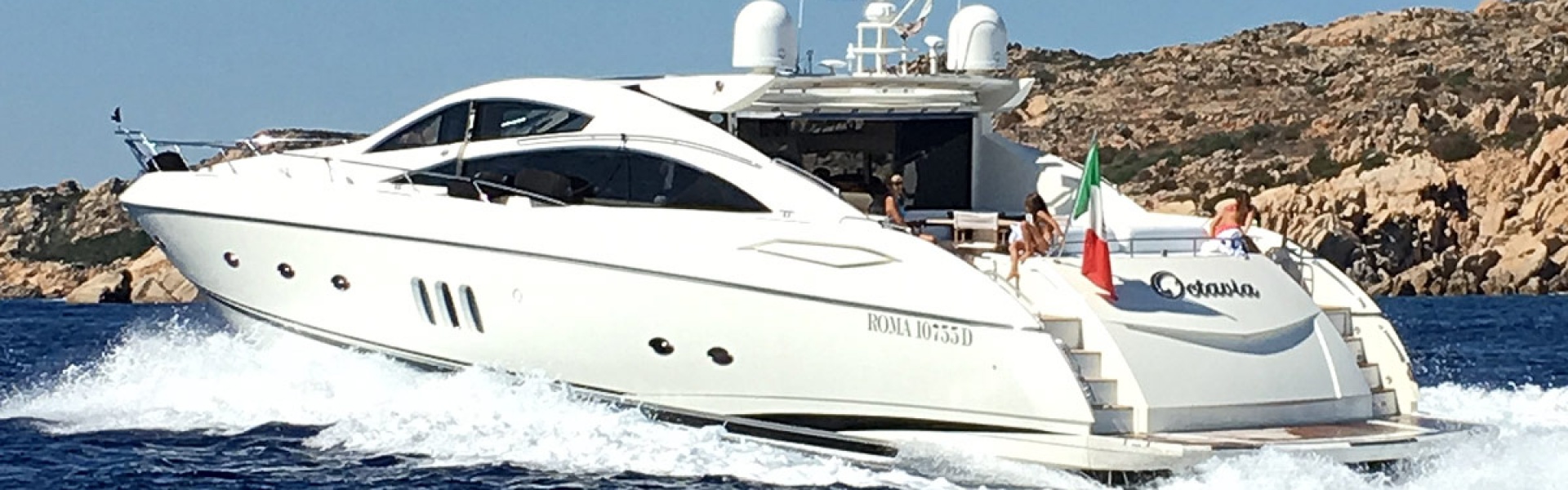 Location de yacht SUNSEEKER Predator 82