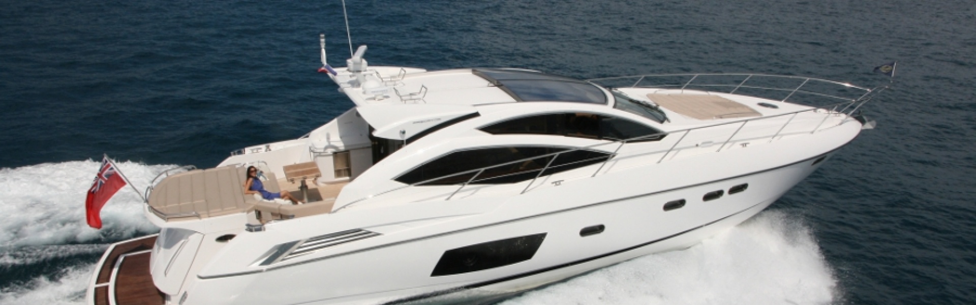 Location de yacht SUNSEEKER Predator 68