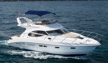 Flybridge SEALINE F425 - Photo du bateau