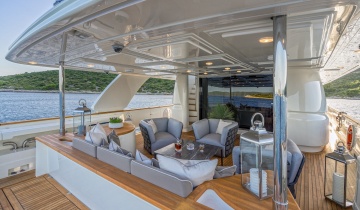 Flybridge FERRETTI 33M - Photo du bateau