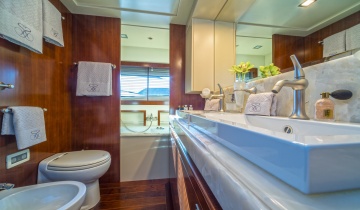 Flybridge FERRETTI 33M - Photo du bateau