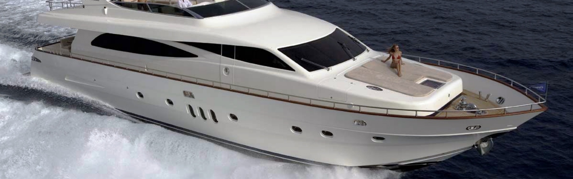 Yacht charter Canados 86