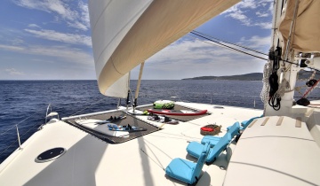 Sailboat FOUNTAIN PAJOT 63 - Boat picture