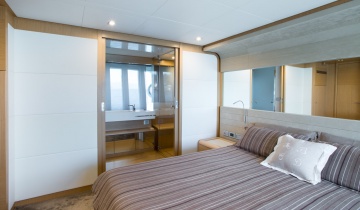 Flybridge Ferretti 800 - Photo du bateau