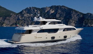 Location de yacht FERRETTI Custom Line Navetta 26M