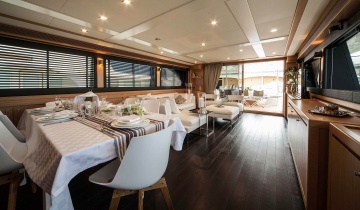 Flybridge FERRETTI Custom Line Navetta 26M - Photo du bateau