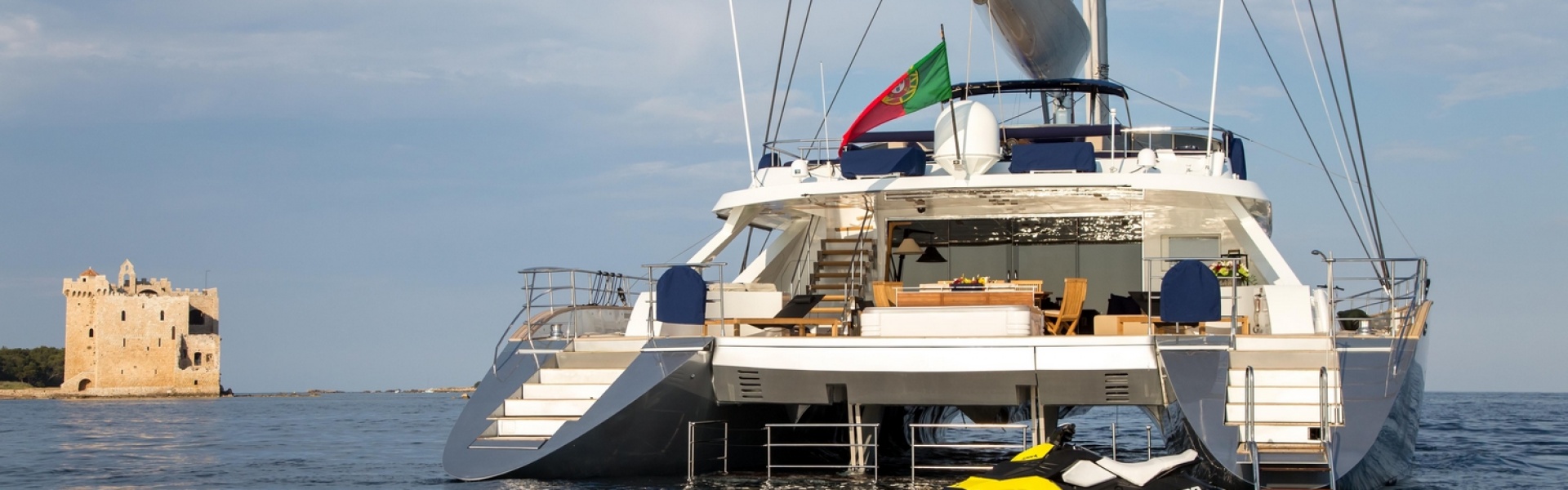 Sailboat charter Catamaran 31M