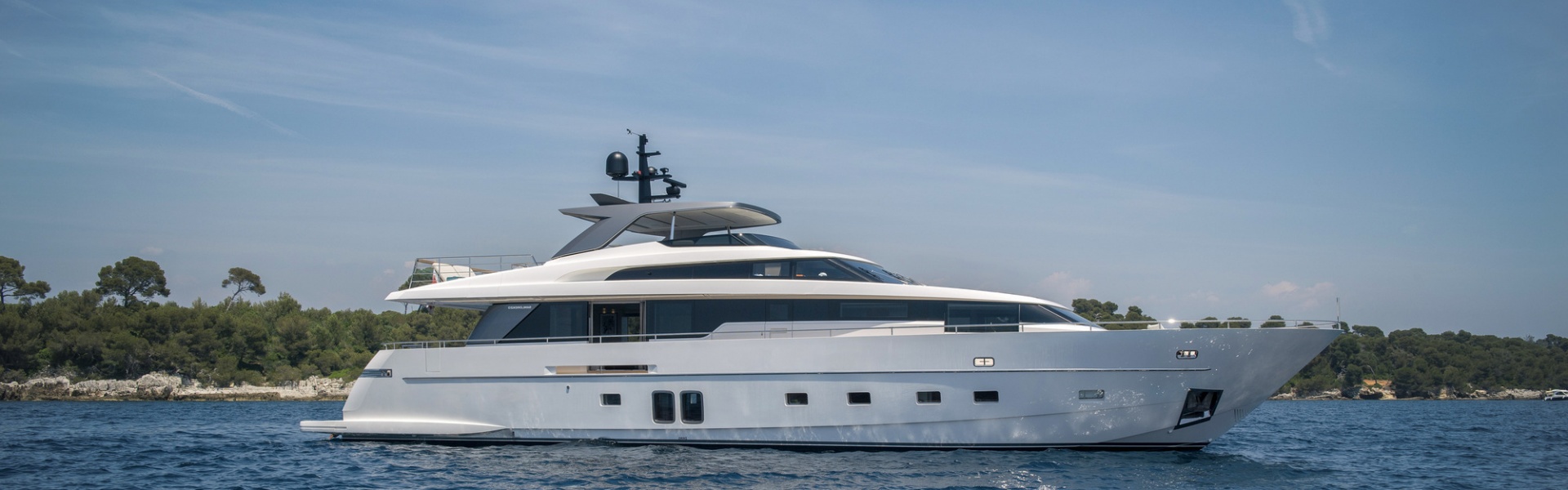 Yacht charter SANLORENZO SL96