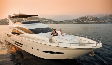 Flybridge Dominator 780 - Photo du bateau