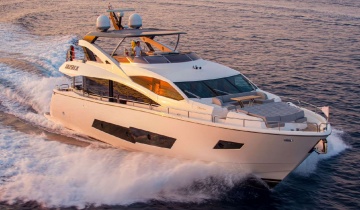 Yacht charter Sunseeker 86