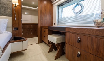 Flybridge Sunseeker 86 - Boat picture